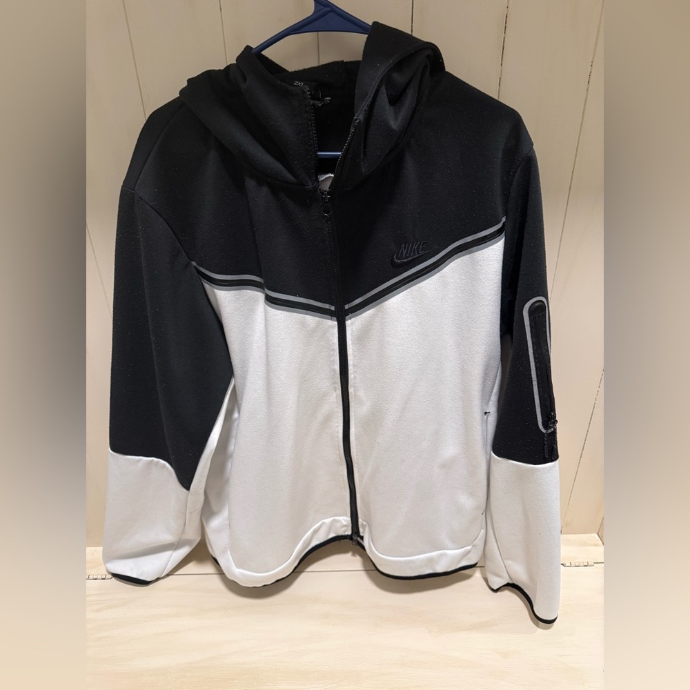 Nike sweatshirt